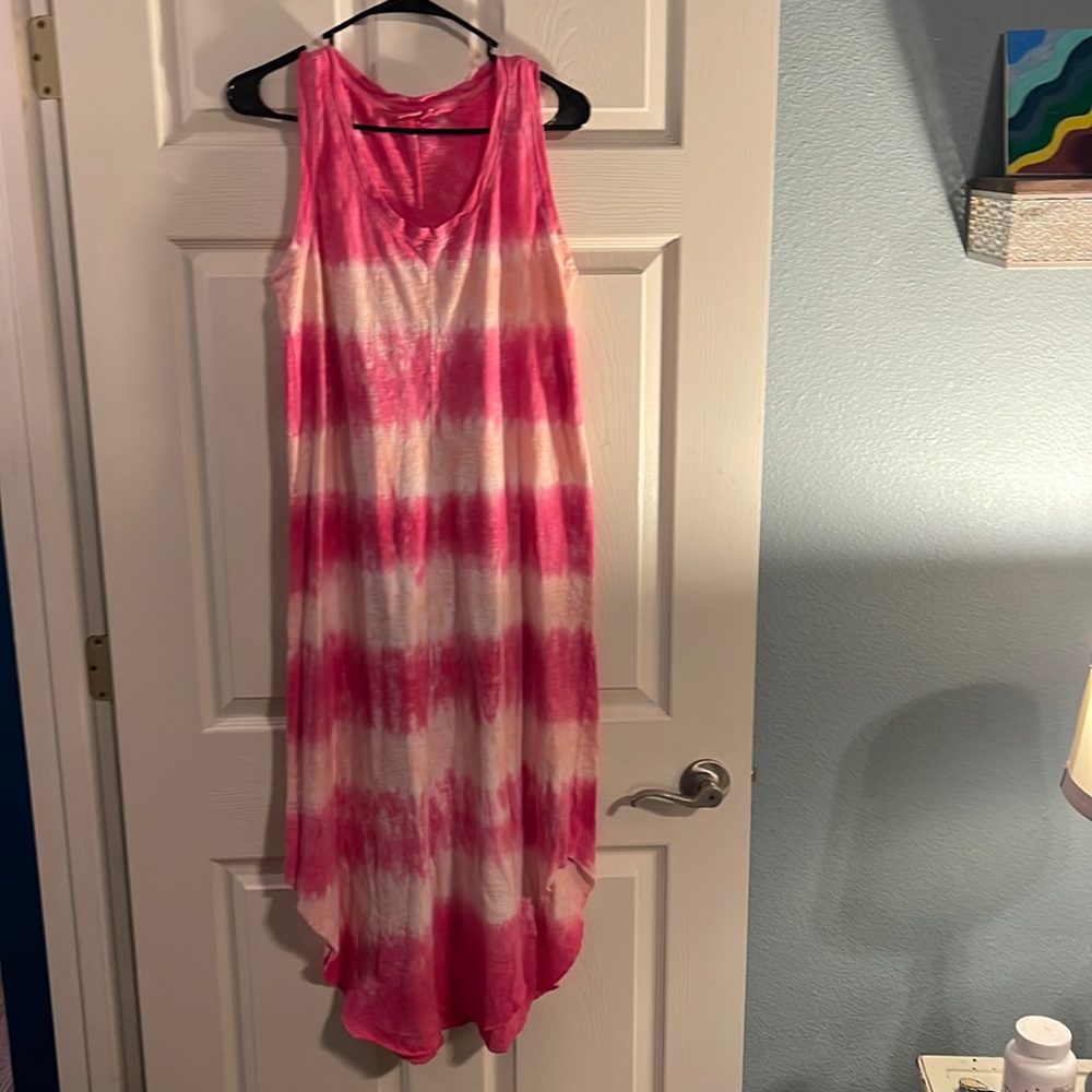 Women’s GAP size Medium pink tie dye midi dress.